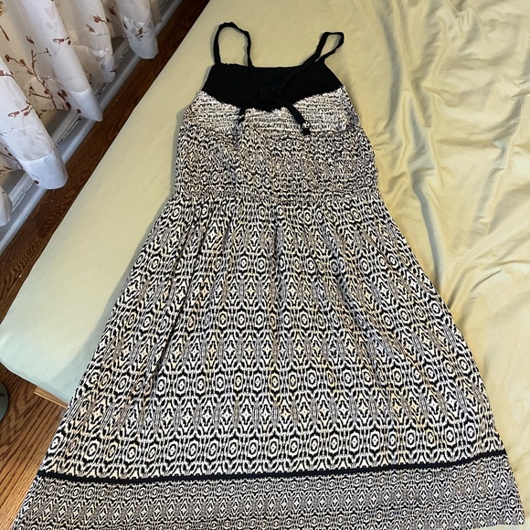 Patterned Mini Dress - Picture 7 of 9